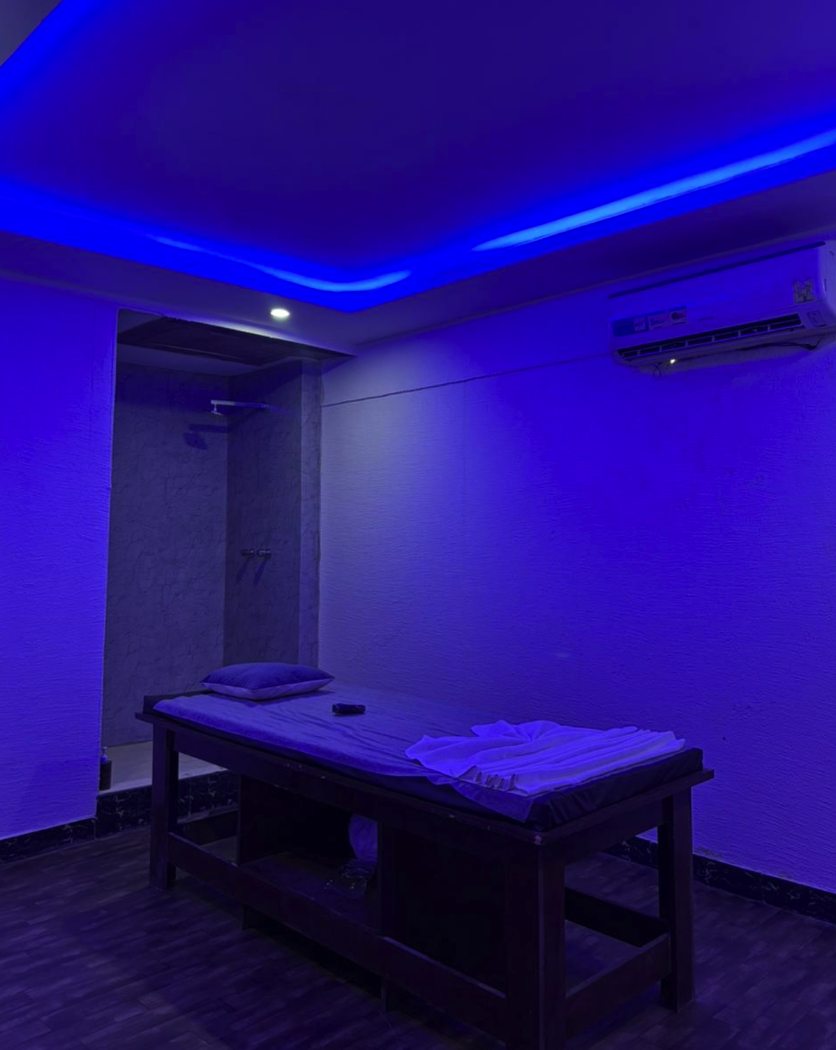 Swargam Real Jacuzzi Massage Room with Shower